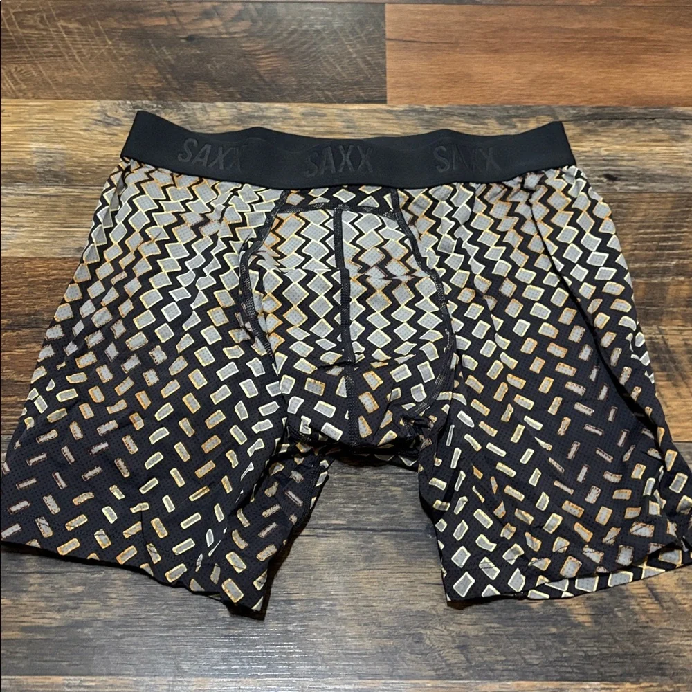 Saxx Black and‎ Gold Geometric Patterned Luster Weave